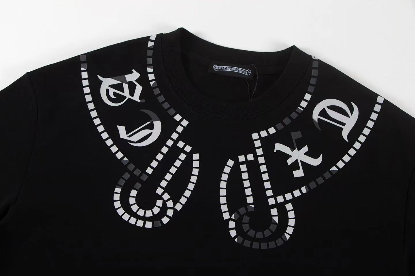 🅿️146 Style: 2025 new Croix Heart short-sleeved T-shirt Material: High version 300g double yarn combed cotton Size: S～XL Color: Black Style number: Z1014
